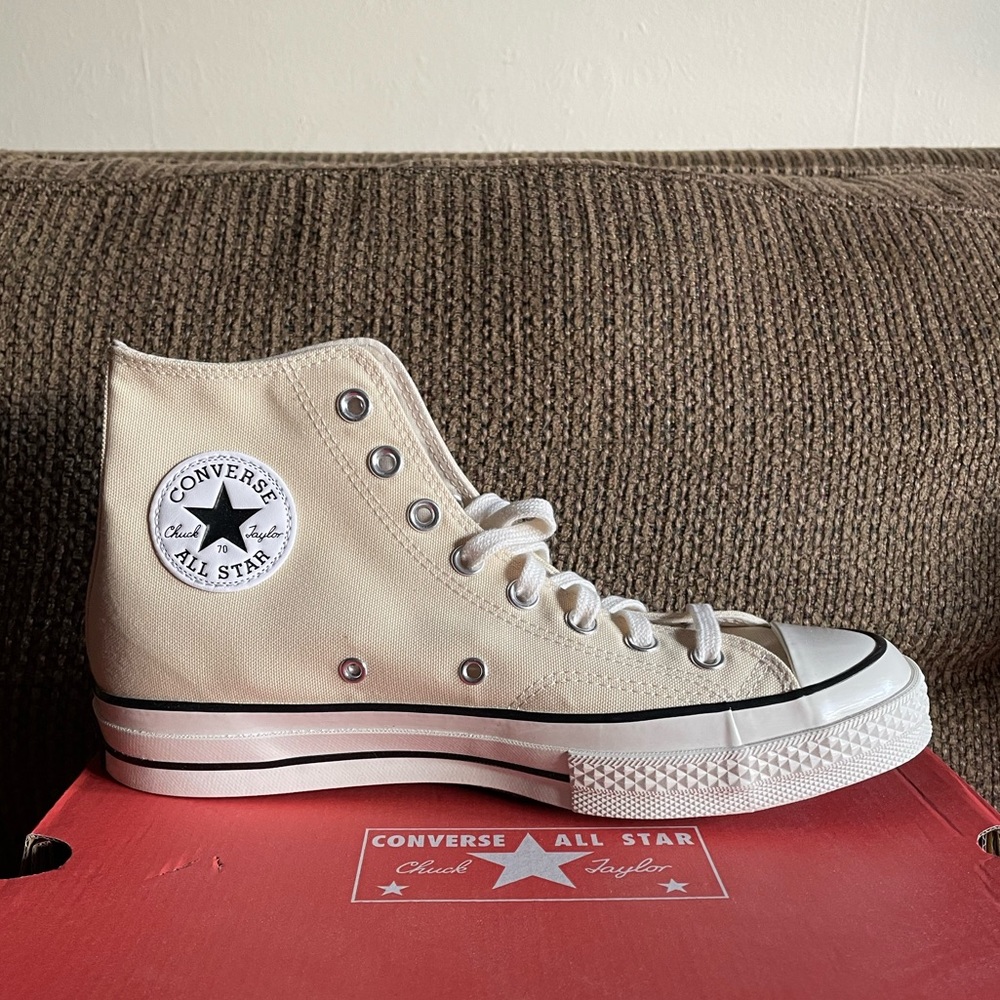 High Top Converse Chuck 70s in Lemon Drop